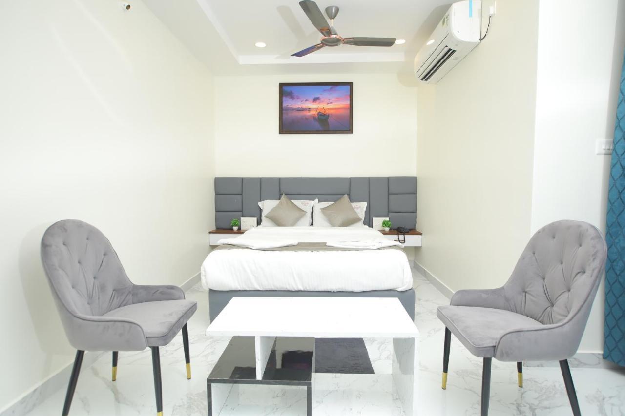 Radha Rani Residency Hotel Khammam Kültér fotó